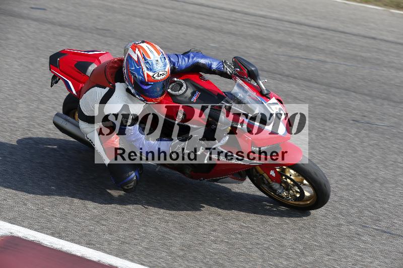 Archiv-2025/49 26.08.2025 Cornu Master School ADR/rot-rouge/37